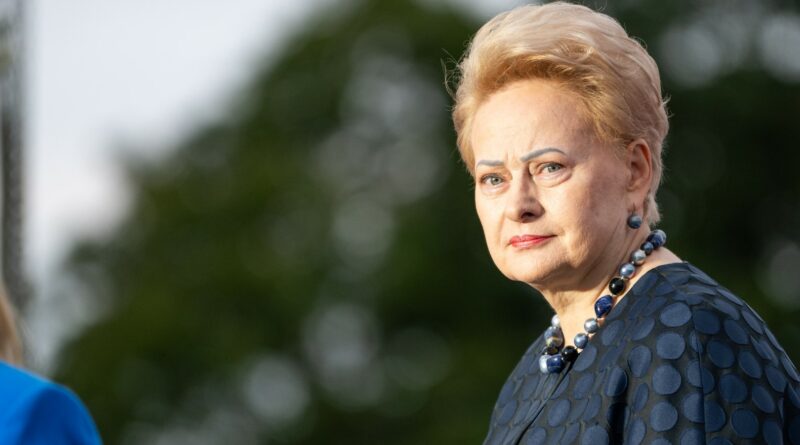 Dvi kadencijas Lietuvai vadovavusi prezidentė Dalia Grybauskaitė ragina Lietuvos socialdemokratų partiją (LSDP) atsikvošėti ir neformuoti valdančiosios koalicijos su antisemitizmu kaltinamo Remigijaus Žemaitaičio vadovaujama „Nemuno aušra“.