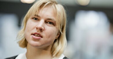 Policija plaukikei Rūtai Meilutytei už vairavimą, neturint teisės vairuoti, skyrė 300 eurų baudą.