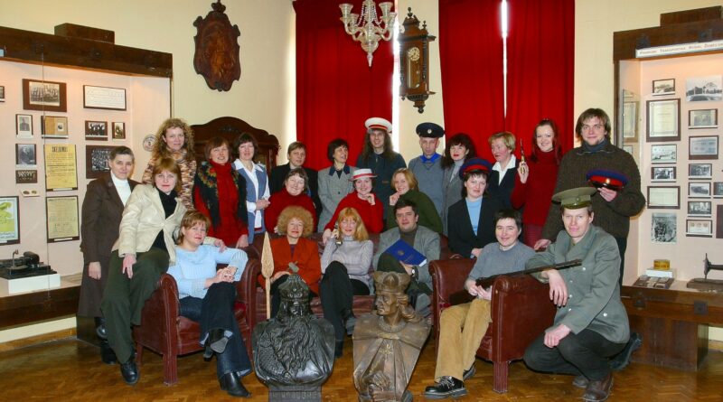 Atgimimas į Panevėžio kraštotyros muziejų atnešė ryškių permainų: nuimtos okupaciniam režimui tarnavusios ekspozicijos, išsiplėtė galimybių darbuotojų kūrybiškumui reikštis ribos, pasikeitė muziejaus struktūra.