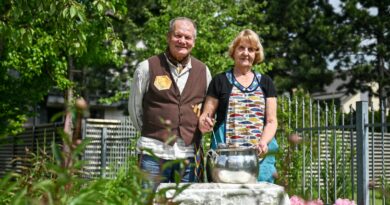 Kiekvienas kaimas, saugantis savo unikalias senąsias tradicijas, vertas pagarbos.