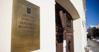 Lietuvos gyventojų genocido ir rezistencijos tyrimo centras praneša, kad Jūžintuose, Rokiškio raj., rasti šešių laisvės kovotojų palaikai.