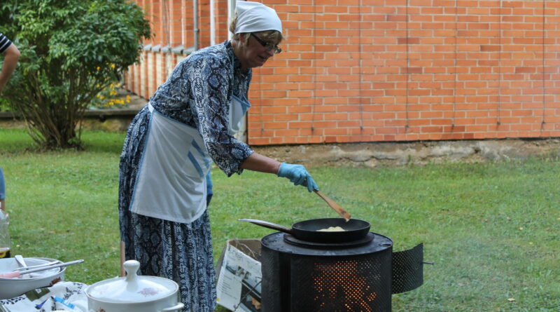 Nors bulvės dažnai nugula mūsų lėkštėje be didesnio dėmesio ar pagarbos, bet ta kasdienė daržovė yra vertinga, apie ją pasakojama įvairių istorijų.