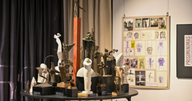 Įžengus į režisieriaus Juozo Miltinio memorialinį butą atrodo, kad laikas trumpam sustoja – čia susitinka dvi išskirtinės asmenybės, kurių kūrybinė draugystė paliko ryškią žymę Lietuvos kultūroje.