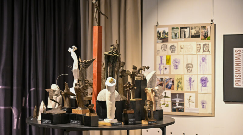 Įžengus į režisieriaus Juozo Miltinio memorialinį butą atrodo, kad laikas trumpam sustoja – čia susitinka dvi išskirtinės asmenybės, kurių kūrybinė draugystė paliko ryškią žymę Lietuvos kultūroje.