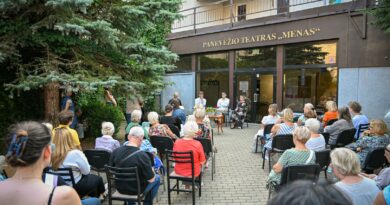 Panevėžio teatras „Menas“ 34-ąjį sezoną pradėjo diskusija apie protesto kultūrą.