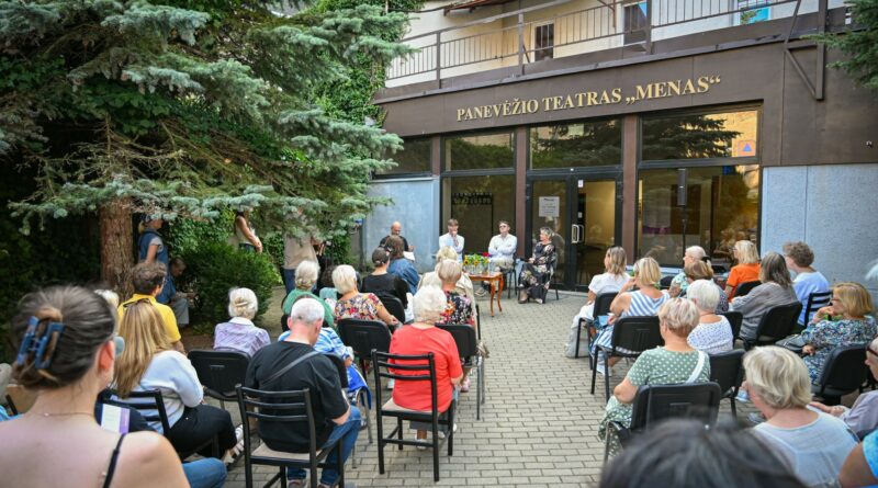 Panevėžio teatras „Menas“ 34-ąjį sezoną pradėjo diskusija apie protesto kultūrą.