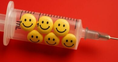 Japonijos mokslininkai iš Osakos universiteto padarė tai, apie ką svajojo milijonai žmonių: jie sukūrė molekulę pavadinimu PA-915, galinčią slopinti depresijos ir streso simptomus beveik du mėnesius po vos vienos injekcijos.