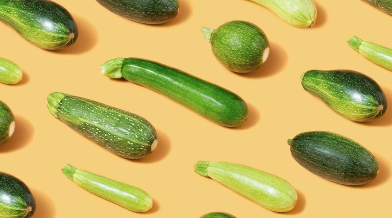 Cukinijos – dar XX a. pradžioje lietuvių daržus pasiekusios daržovės, kurias dėl išskirtinės išvaizdos galime vadinti tikromis daržo karalienėmis.