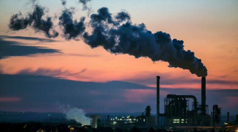 Pramonės produkcijos vertė šių metų sausio-spalio mėnesiais padidėjo 3,2 proc. (palyginamosiomis kainomis), lyginant su tuo pačiu laikotarpiu pernai, ir sudarė 29,2 mlrd. eurų (to meto kainomis), pranešė Valstybės duomenų agentūra.