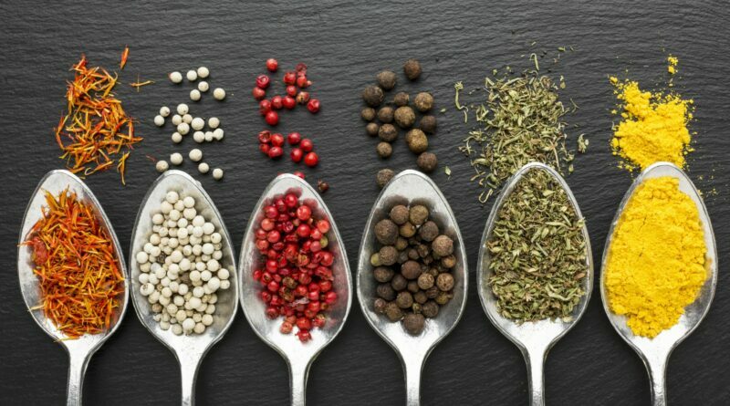 Atrodytų, kas gali nutikti įvairius skonius ir aromatus skleidžiantiems sausiems lapeliams, sėkloms ar žievei?