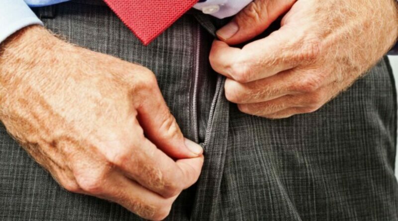 Kartais atrodo, kad drabužių pasaulyje galioja slapti, niekur neužrašyti įstatymai.