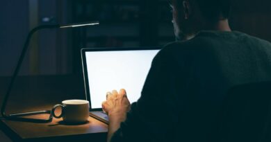 Antrasis operatyvinių tarnybų departamentas (AOTD) perspėja, kad priešiškų valstybių žvalgybos ir saugumo tarnybos socialiniuose tinkluose verbuoja gyventojus vykdyti priešiškų valstybių interesus atitinkančias užduotis Lietuvoje.