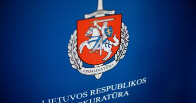 Byloje dėl planuoto dviejų asmenų nužudymo Lietuvoje ir teroristinių nusikalstamų veikų yra nustatyta 13 įtariamųjų. 9 iš jų yra Lietuvoje, 7 yra suimti.