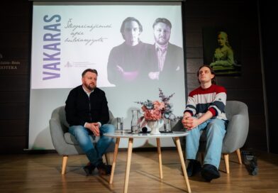 Kai pristatomas spektaklis, atsispiriantis nuo Arvydo Šliogerio filosofijos, variantai gali būti keli.