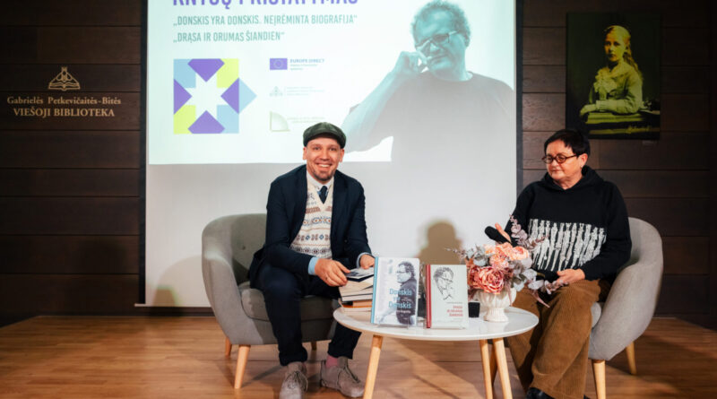 Panevėžio apskrities Gabrielės Petkevičaitės-Bitės viešoji biblioteka organizavo vakarą prisiminti filosofą, visuomenės veikėją, europarlamentarą Leonidą Donskį (1962–2016).