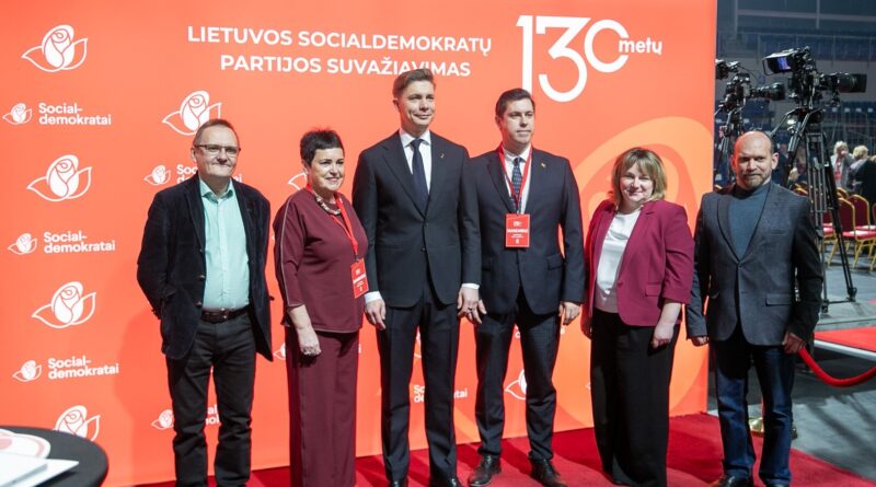Laikinai Lietuvos socialdemokratų partijai (LSDP) vadovaujantis Mindaugas Sinkevičius penktadienį išrinktas šios politinės jėgos pirmininku.