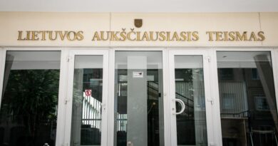 Lietuvos Aukščiausiasis Teismas (LAT) priėmė nagrinėti už bandymą nusipirkti kūdikį nuteistos advokatės gynėjos skundą, kuriuo ji siekia panaikinti apkaltinamąjį nuosprendį jos atžvilgiu.