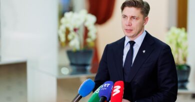Lietuvos socialdemokratų partijos (LSDP) pirmininkas Mindaugas Sinkevičius sako, kad jei jo vadovaujamos politinės jėgos atstovai Seime nepalaikytų siūlymo supaprastinta tvarka panaikinti buvusio premjero Gintauto Palucko teisinę neliečiamybę, užsitrauktų didžiulį jo nepasitenkinimą.