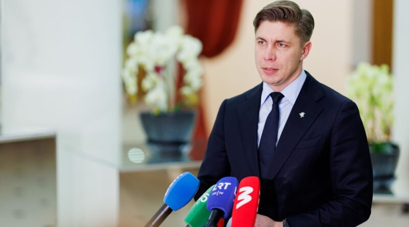 Lietuvos socialdemokratų partijos (LSDP) pirmininkas Mindaugas Sinkevičius sako, kad jei jo vadovaujamos politinės jėgos atstovai Seime nepalaikytų siūlymo supaprastinta tvarka panaikinti buvusio premjero Gintauto Palucko teisinę neliečiamybę, užsitrauktų didžiulį jo nepasitenkinimą.