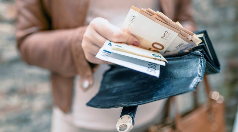 Lietuviai finansinę padėtį vertina geriau negu latviai ir estai
