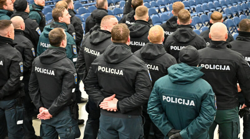 Gyventojai labiausiai pasitiki policija ir kariuomene, mažiausiai – Seimu, Vyriausybe