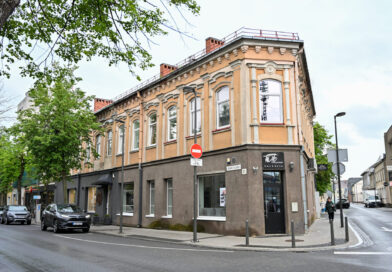 Panevėžio fotografijos galerijoje nauja paroda „Kelyje“ kviečia leistis į ne visada tiesų, tačiau prasmingą maršrutą per asmenines istorijas, kultūrinę atmintį ir sapnų pasaulį.