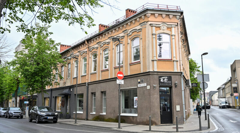 Panevėžio fotografijos galerijoje nauja paroda „Kelyje“ kviečia leistis į ne visada tiesų, tačiau prasmingą maršrutą per asmenines istorijas, kultūrinę atmintį ir sapnų pasaulį.