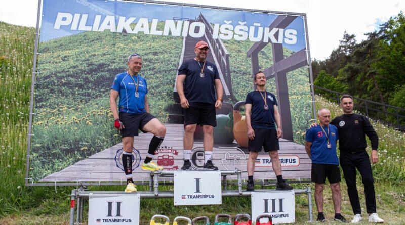 Panevėžio priešgaisrinės gelbėjimo valdybos Pajėgų valdymo skyriaus specialistas Linas Kripaitis, pirmą kartą dalyvavo „Piliakalnio iššūkio“ sporto varžybose, Kauno rajone ir iš karto tapo jų nugalėtoju.