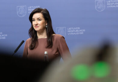 Ruginienė neatsako, ar Sinkevičius su ja aptarė galimą pareigų perėmimą