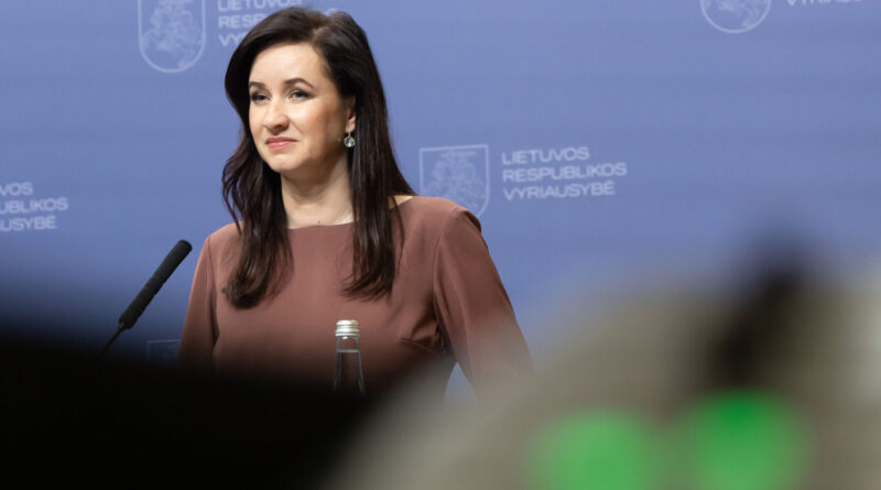 Ruginienė neatsako, ar Sinkevičius su ja aptarė galimą pareigų perėmimą
