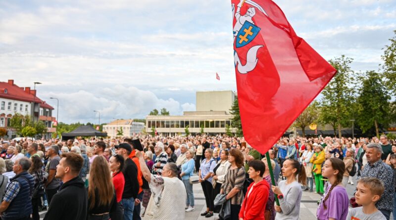Kur šįvakar giedoti Tautišką giesmę Lietuvoje?