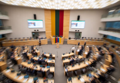 Seimas po pateikimo pritarė Konstitucijos nuostatos išbraukimui dėl branduolinio ginklo