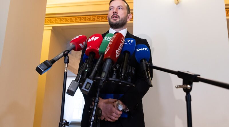Demokratai partijos pirmininku išrinko anksčiau laikinai šias pareigas ėjusį Sinkevičių