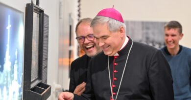 Tikėjimo šimtmetis iš arti