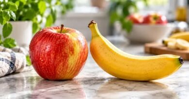 Obuolys dažnai laikomas „lengvu“ ir dietiniu užkandžiu, o bananas dėl saldumo kartais vertinamas beveik kaip desertas.