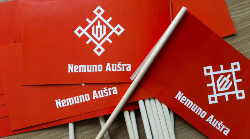 Teisėsauga vykdo kratas trijų „aušriečių“ namuose