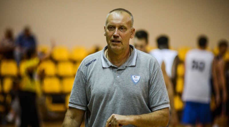 Rimas Kurtinaitis patogiai įsitaisė pirmoje „Cido“ arenos eilėje ir ramiai be didesnių emocijų stebėjo Europos taurės akistatą tarp Panevėžio „Lietkabelio“ ir Maskvos srities „Chimki“ ekipos.