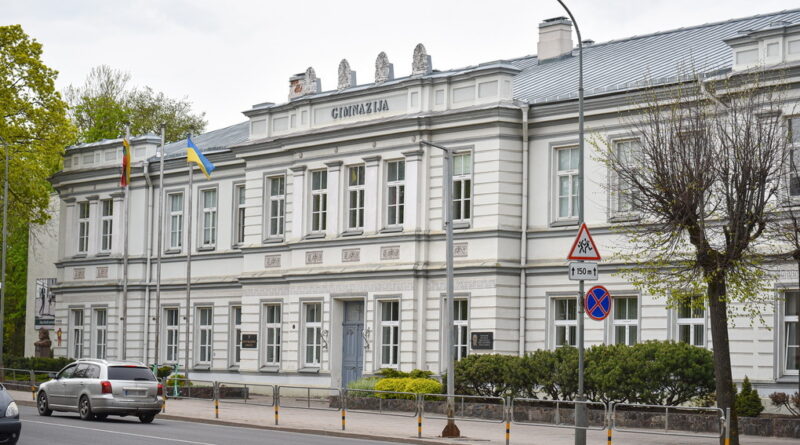 Augantis atotrūkis tarp Panevėžio gimnazijų ugdymo rezultatų pasiekė tokį lygį, kai apie kai kurių jų uždarymą kaip išeitį jau pradeda šnekėti net pati bendruomenė.