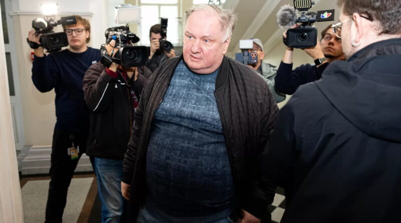 Seksualinio pobūdžio nusikaltimais prieš vaikus kaltinamas buvęs kunigas Tadas Švedavičius per posėdį Vilniaus apygardos teisme iš dalies pripažino savo kaltę dėl jam pareikštų kaltinimų.