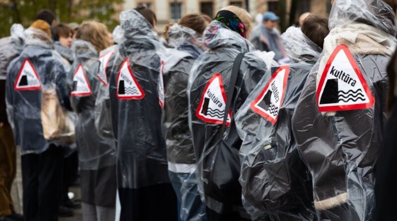 Kitąmet turėtų augti kultūros sektoriaus darbuotojų algos
